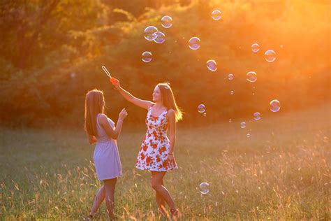 400+ Questions to Ask Girls [From Casual to Deep].